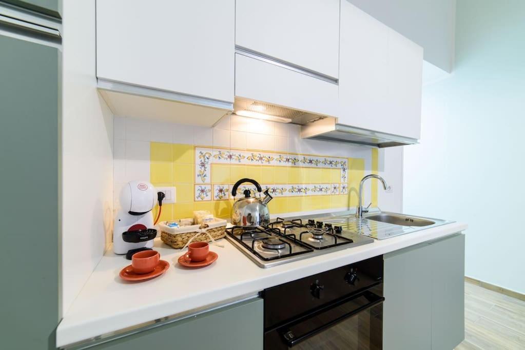 Stazione Treni - Wi-Fi & Netflix Cozy Space Apartment Salerno Exterior foto