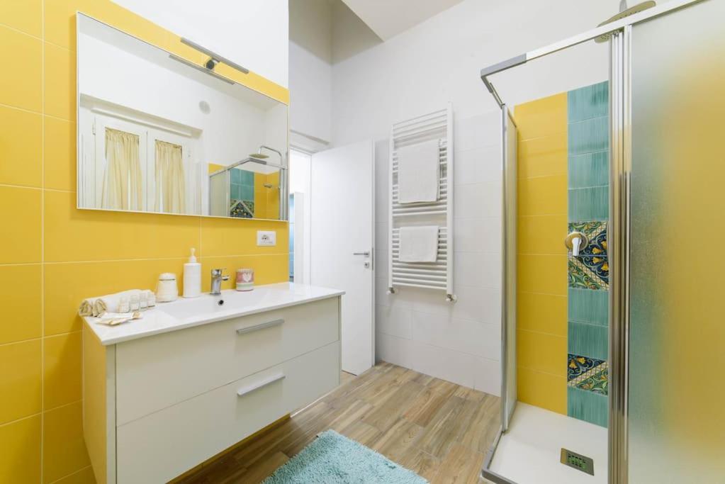 Stazione Treni - Wi-Fi & Netflix Cozy Space Apartment Salerno Exterior foto