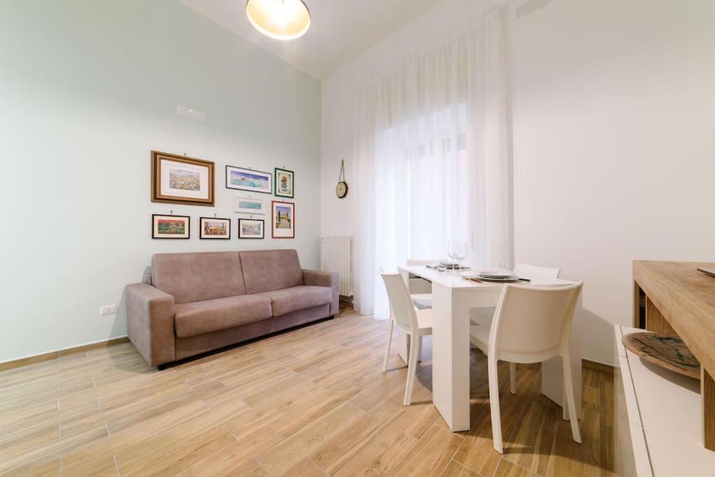 Stazione Treni - Wi-Fi & Netflix Cozy Space Apartment Salerno Exterior foto