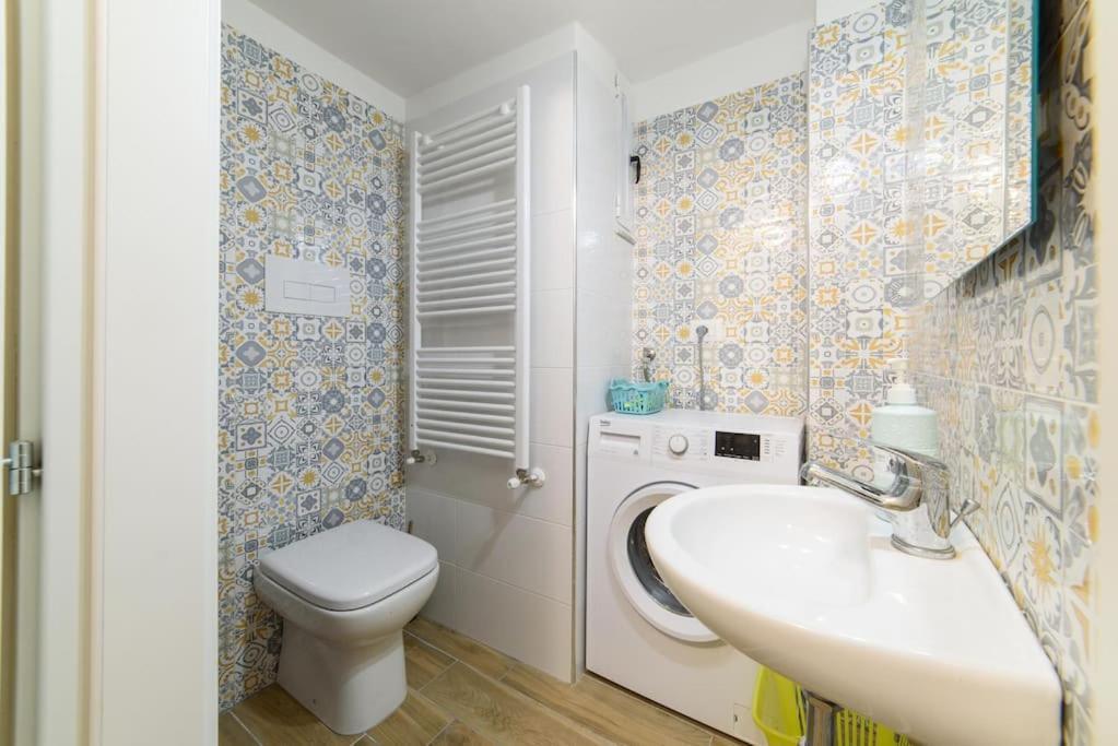 Stazione Treni - Wi-Fi & Netflix Cozy Space Apartment Salerno Exterior foto