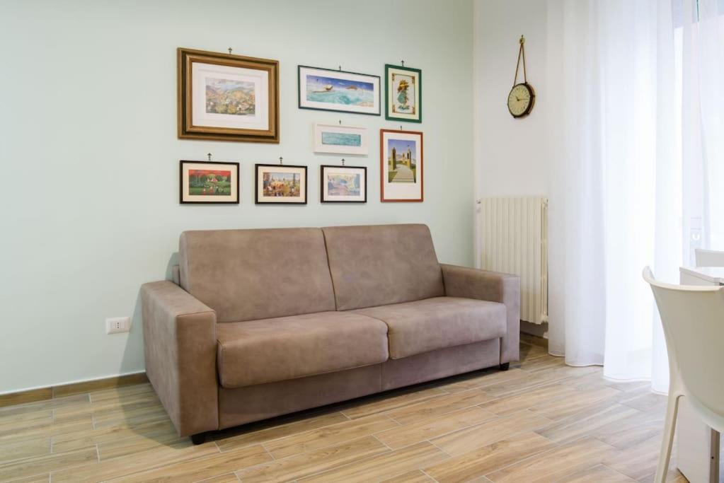 Stazione Treni - Wi-Fi & Netflix Cozy Space Apartment Salerno Exterior foto