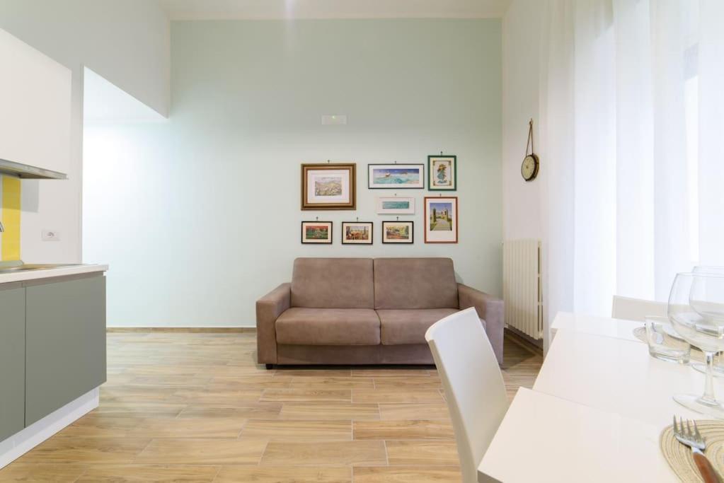 Stazione Treni - Wi-Fi & Netflix Cozy Space Apartment Salerno Exterior foto