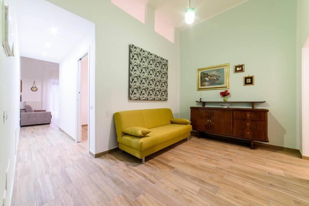 Stazione Treni - Wi-Fi & Netflix Cozy Space Apartment Salerno Exterior foto